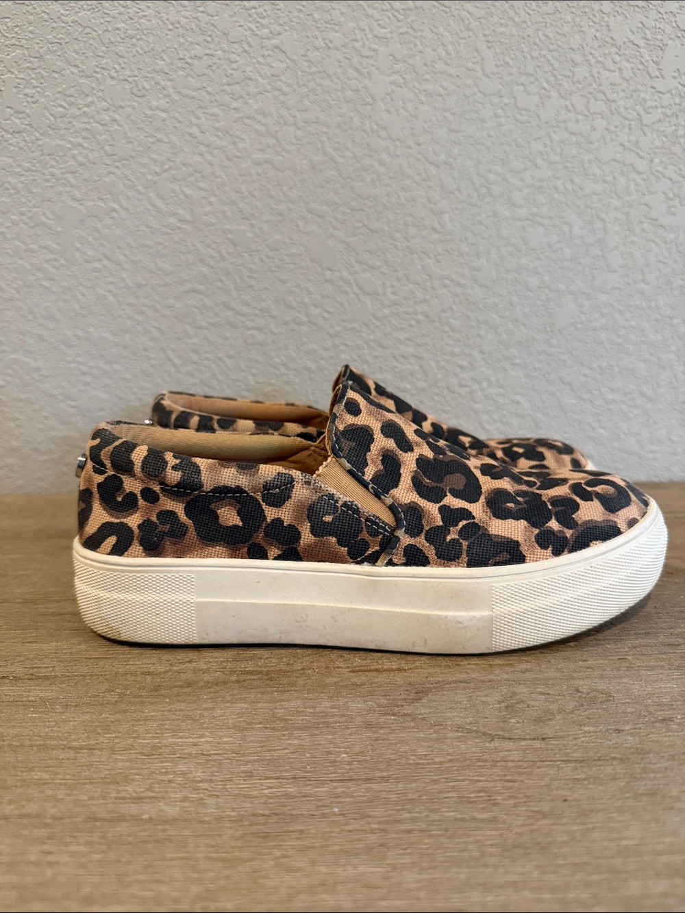 Steve Madden Women's Gills-C Sneaker, Leopard Canvas